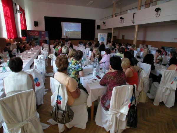 Školení a konference